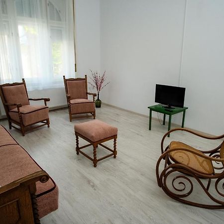 Szorcsik Haz 1913 Apartment Senta Luaran gambar