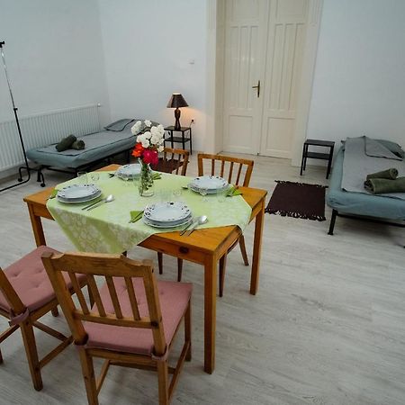 Szorcsik Haz 1913 Apartment Senta Luaran gambar