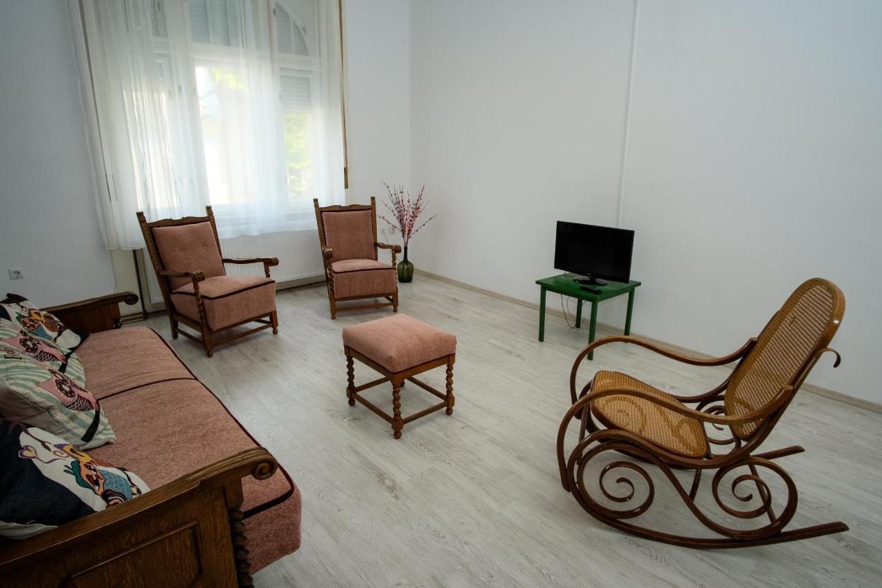 Szorcsik Haz 1913 Apartment Senta Luaran gambar