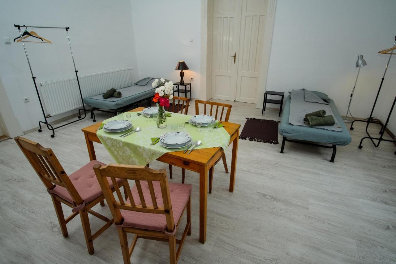 Szorcsik Haz 1913 Apartment Senta Luaran gambar