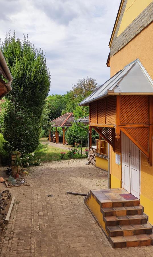 Szorcsik Haz 1913 Apartment Senta Luaran gambar